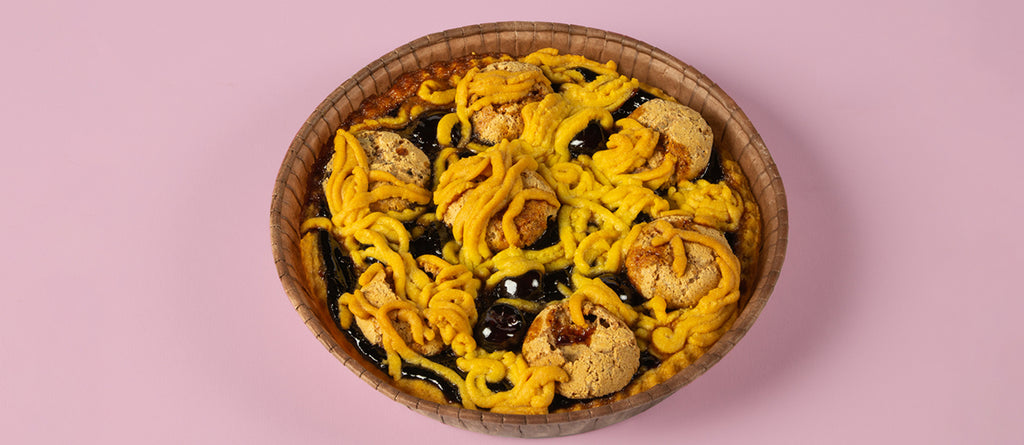 Torta artigianale amarene e amaretti, una delizia emiliana tutta da scoprire.